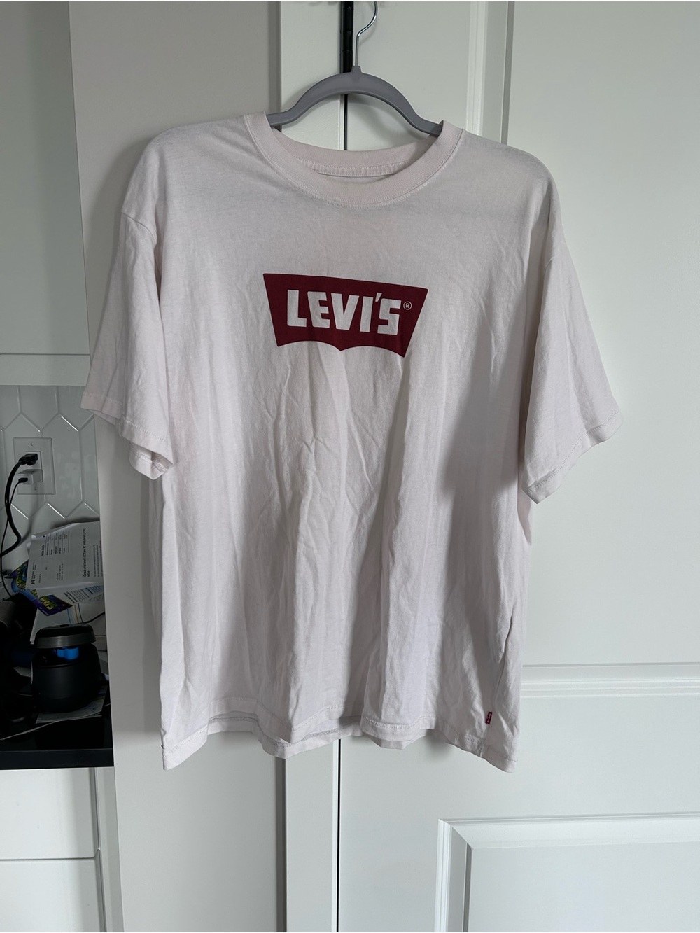 Levi’s White Cotton Batwing Logo Graphic T-Shirt Maroon Crewneck Minimalist Top